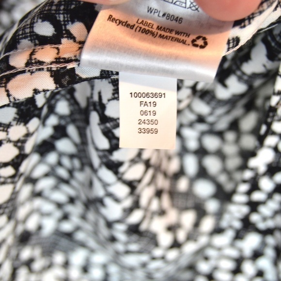 Men’s Silky Grey & White Abstract Print Button Down Loop Collar Shirt, Medium - Picture 6 of 8